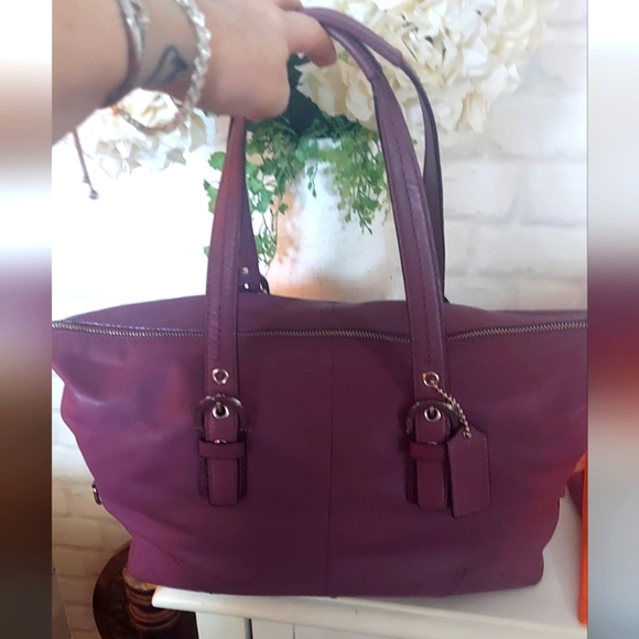 COACH Purple Leather Women's Bag 17x10x4 - Picture 2 of 6